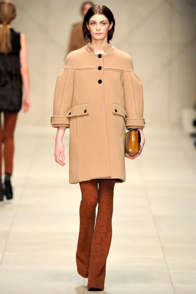 Look 27